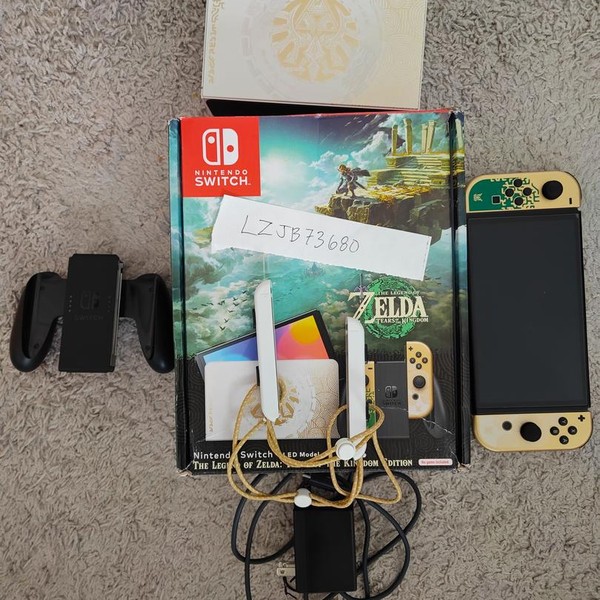 Nintendo Switch - OLED - 64 GB, White, The Legend of Zelda: Tears of the Kingdom Edition