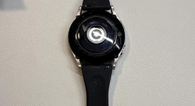 Good
													Samsung Galaxy Watch5 - Unlocked, Gold, 40mm, photo 2 of 6