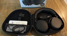 Used
													Sennheiser Momentum 4 - Black, photo 1 of 14