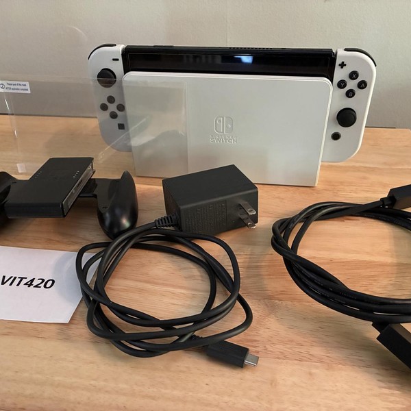 Nintendo Switch - OLED - 64 GB, White