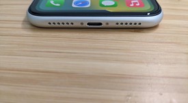 Good
													Apple iPhone Xr - Unlocked, White, 128 GB, A1984, photo 5 of 17