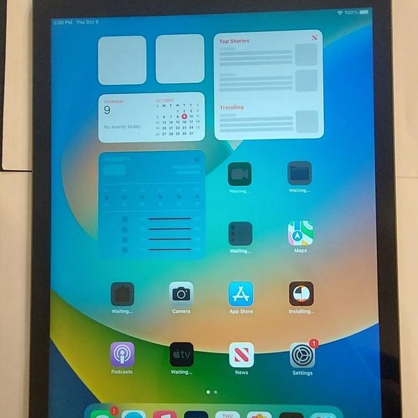 Apple iPad 7th Gen - Wi-Fi, 32 GB, Gray, A2197