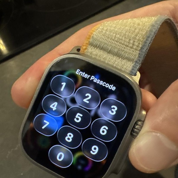 Apple Watch Ultra 2 49mm - Unlocked, Natural, A2986