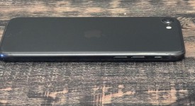 Fair
													Apple iPhone SE 2nd Gen 2020 - Unlocked, Black, 128 GB, A2275, photo 5 of 7