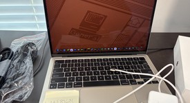Good
													MacBook Air 2025 (M4) - 13" - Apple M4, Starlight, 256 GB, 16 GB, photo 1 of 7