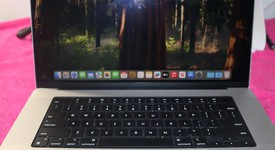 Good
													MacBook Pro Late 2023 (M3) - 16" - Apple M3 Pro 12-core, Silver, 512 GB, 18 GB, 18-core GPU, photo 1 of 9