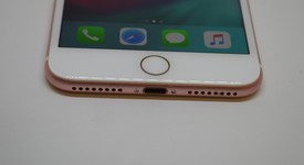 Good
													Apple iPhone 7 Plus - Unlocked, Rose Gold, 256 GB, A1661, photo 4 of 11