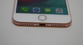 Good
													Apple iPhone 7 Plus - Unlocked, Rose Gold, 256 GB, A1661, photo 4 of 12