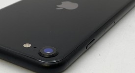 Good
													Apple iPhone SE 2nd Gen 2020 - Unlocked, Black, 64 GB, A2275, photo 4 of 7