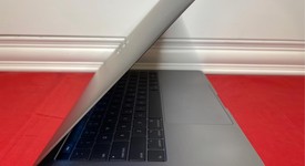 Good
													MacBook Pro 2017 (With Touch Bar) - 13" - I5, Gray, 512 GB, 8 GB, photo 5 of 8