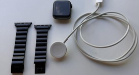 Fair
													Apple Watch Series 4 40mm - Gray, A1977 - GPS, Aluminum, photo 2 of 9