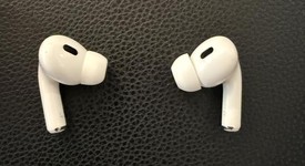 Used
													Apple AirPods Pro 2 - USB-C, photo 2 of 5