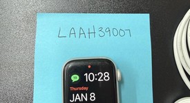 Fair
													Apple Watch Series 5 40mm - Silver, A2092 - GPS, Aluminum, photo 4 of 11