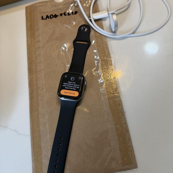 Apple Watch Series 11 42mm - Silver, A3331 - GPS, Aluminum