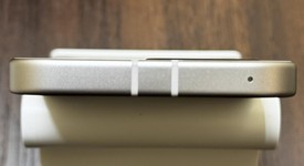 Mint
													Google Pixel 9a - Unlocked, Porcelain, 128 GB, 8 GB, photo 4 of 7