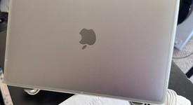 Good
													MacBook Air 2020 - 13" - I5, Silver, 1 TB, 16 GB, photo 3 of 10