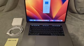 Good
													MacBook Pro 2017 (With Touch Bar) - 15" - I7, Gray, 512 GB, 16 GB, photo 2 of 15