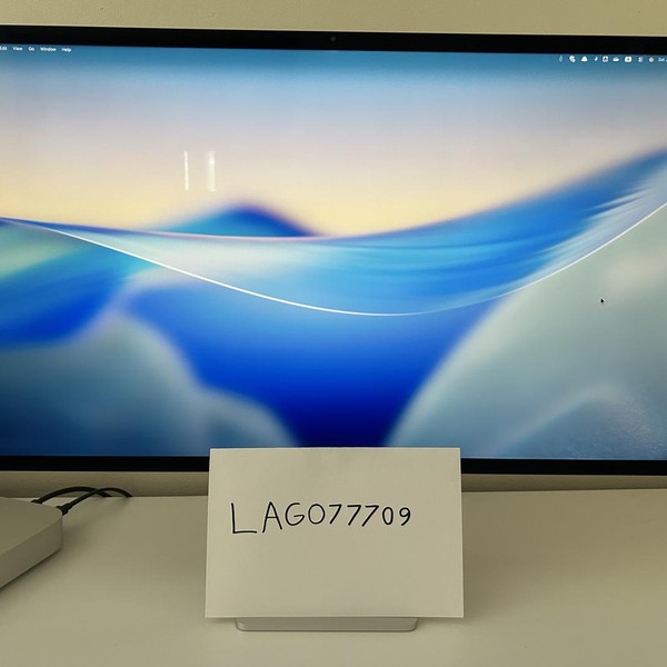 Apple Studio Display (2022) - Standard Glass, Tilt Adjustable Stand