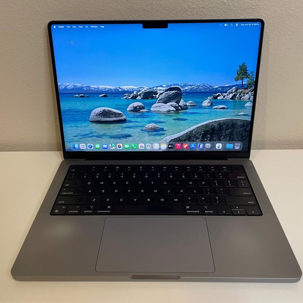 MacBook Pro 2021 - 14 inch - 512 GB, Gray, 16 GB, Apple M1 Pro 8-core