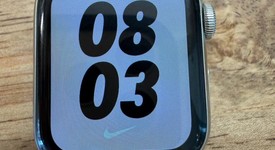 Good
													Apple Watch Series 5 40mm - Unlocked, Silver, A2094 Cellular, Stainless Steel, photo 2 of 7