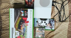 Mint
													Xbox One S (2016) - White, 1 TB, photo 1 of 9