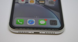 Mint
													Apple iPhone Xr - Unlocked, White, 64 GB, A1984, photo 2 of 11