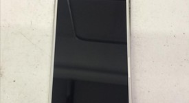 Fair
													Samsung Galaxy S6 - Metro by T-Mobile, White, 32 GB, SM-G920T1, photo 2 of 7