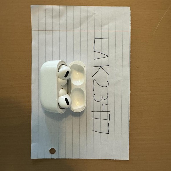 Apple AirPods Pro - MagSafe Case
