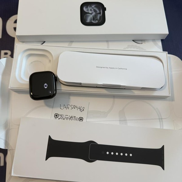 Apple Watch Series 11 42mm - Jet Black, A3331 - GPS, Aluminum