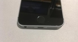 Good
													Apple iPhone SE 1st Gen 2016 - AT&T, Grey, 32 GB, A1662, photo 5 of 11
