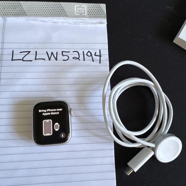 Apple Watch Series 9 41mm - Starlight, A2978 - GPS, Aluminum