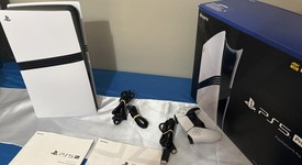 Mint
													PlayStation 5 Pro (2024) - White, 2 TB, photo 5 of 10