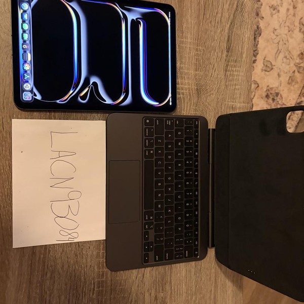 Apple iPad Pro 11 inch (M5) 2025 - Unlocked, 256 GB, Space Black, Apple M5 9-Core, A3358, Standard Glass