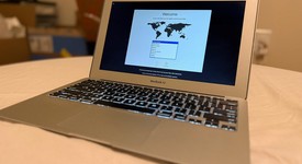 Good
													MacBook Air 2015 - 13" - Silver, 128 GB, 4 GB, photo 4 of 17