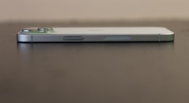 Mint
													Apple iPhone 15 - Unlocked, Green, 128 GB, A2846, photo 5 of 9