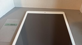 Fair
													Apple iPad 8th Gen - Wi-Fi, Gold, 128 GB, A2270, photo 2 of 5