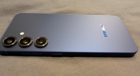 Mint
													Samsung Galaxy S25 - Unlocked, Navy Blue, 256 GB, 12 GB, SM-S931U1, photo 3 of 9