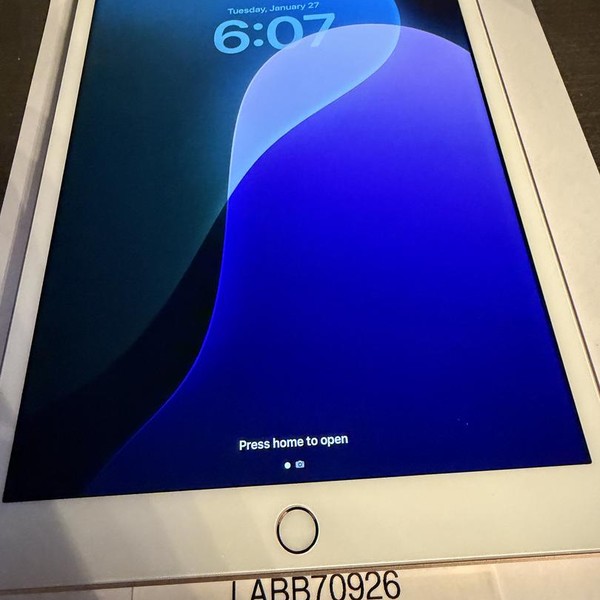 Apple iPad 7th Gen - Unlocked, 32 GB, Gold, A2200