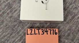 New
													Apple AirPods 3rd Gen - MagSafe Case, photo 1 of 2