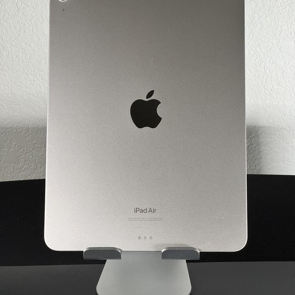 Apple iPad Air (5th Gen) - Wi-Fi, 256 GB, Starlight, A2588