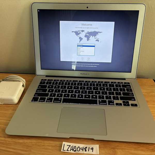 MacBook Air 2017 - 13 inch - 128 GB, Silver, 8 GB, Intel Core i5