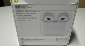 New
													Apple AirPods 3rd Gen - Lightning Case, photo 2 of 3