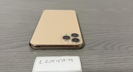 Fair
													Apple iPhone 11 Pro Max - Unlocked, Gold, 64 GB, A2161, photo 5 of 7
