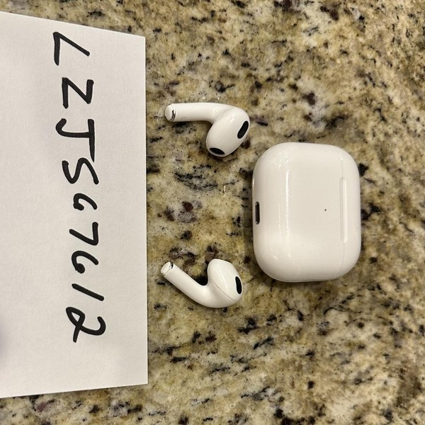 Apple AirPods 3rd Gen - Lightning Case