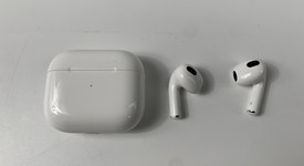 Used
													Apple AirPods 3rd Gen - Lightning Case, photo 1 of 5