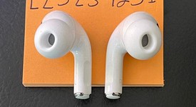 Used
													Apple AirPods Pro - Wireless Case, photo 4 of 5