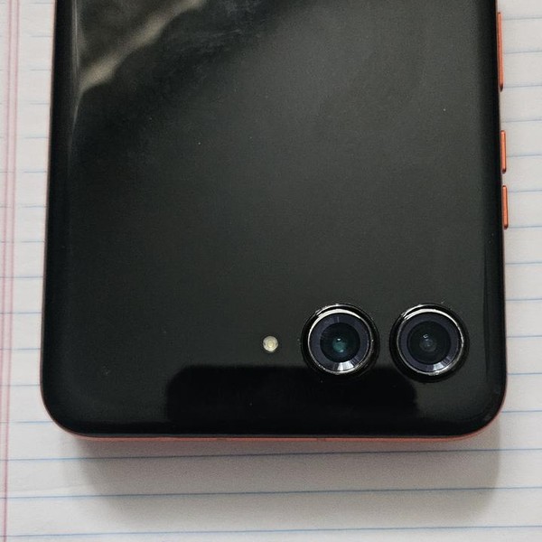 Motorola Razr (2024) - Unlocked, 256 GB, Orange, 8 GB