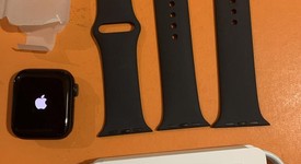 Mint
													Apple Watch SE 1st Gen 40mm - Gray, A2351 - GPS, Aluminum, photo 1 of 7