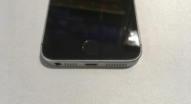 Good
													Apple iPhone SE 1st Gen 2016 - AT&T, Grey, 64 GB, A1662, photo 4 of 10