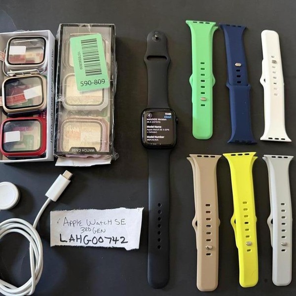 Apple Watch SE (3rd Gen) 44mm - Unlocked, Midnight, A3328 - Cellular